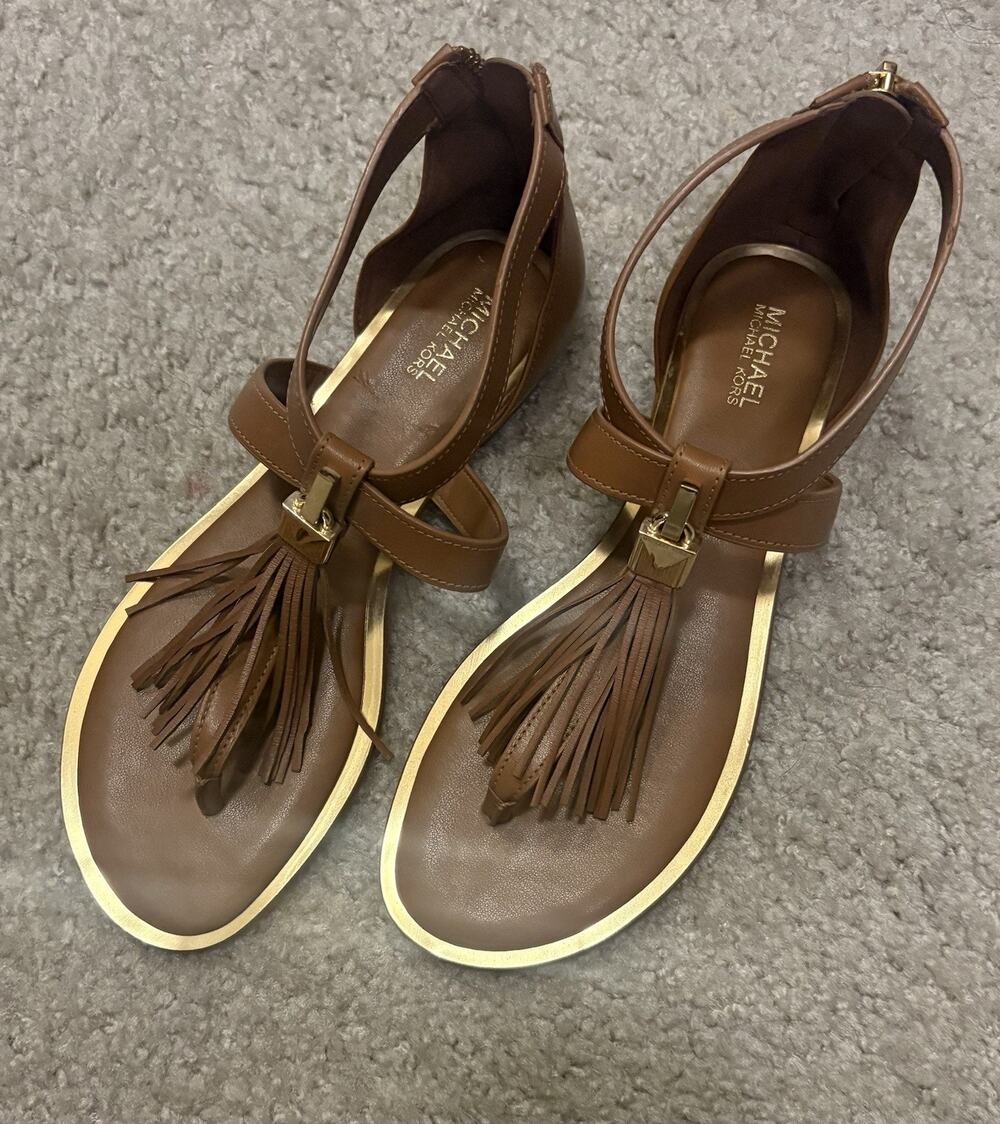 Michael Kors Winslow Flat Leather Tassel Sandals ✨size 6